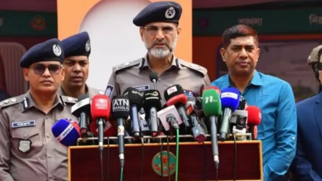 ঈদযাত্রায় প্রতি বাসে দুই চালক রাখার নির্দেশ ডিএমপি কমিশনারের