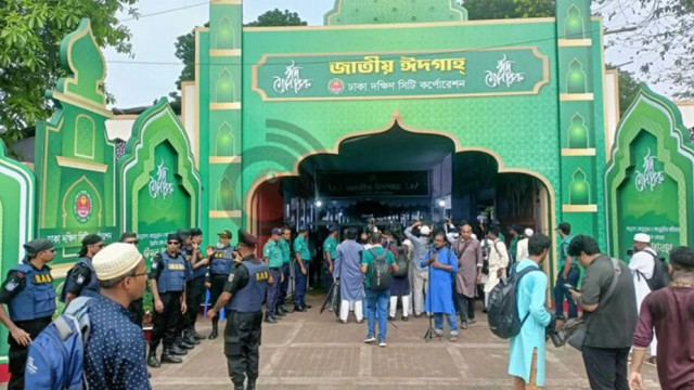 জাতীয় ঈদগাহে ঈদুল আজহার প্রধান জামাত, দেশ ও জাতির কল্যাণ কামনা