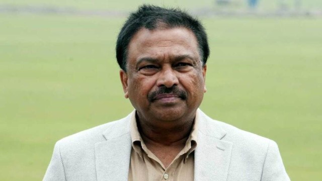 ক্রিকেট উন্নতির বদলে ‘চেয়ার ধরে রাখায় ব্যস্ত’ ছিলেন ফারুক: ক্রীড়া উপদেষ্টা