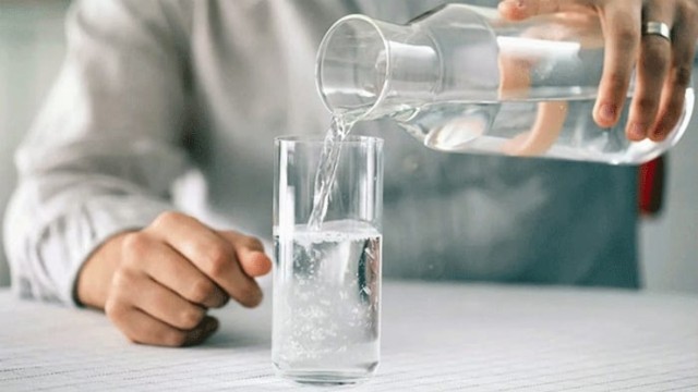 শীতে ডিহাইড্রেশন থেকে বাঁচতে যা করবেন