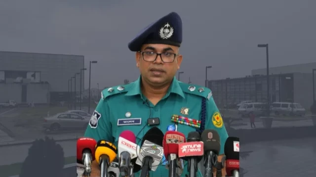 বসুন্ধরায় আওয়ামী কর্মীদের প্রশিক্ষণ দেয়ার ঘটনায় গ্রেপ্তার ২৬