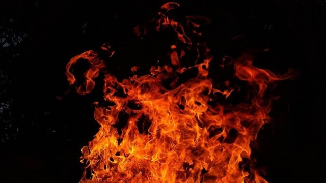 টিকাটুলিতে কেমিক্যাল গোডাউনে অগ্নিকাণ্ড, নিয়ন্ত্রণে ফায়ার সার্ভিসের ৭ ইউনিট
