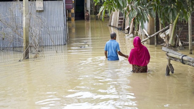 বন্যায় মৃত্যু বেড়ে ৫৯: দুর্যোগ মন্ত্রণালয়