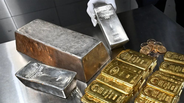 বিশ্ববাজারে স্বর্ণ ও রুপার দামে পতন