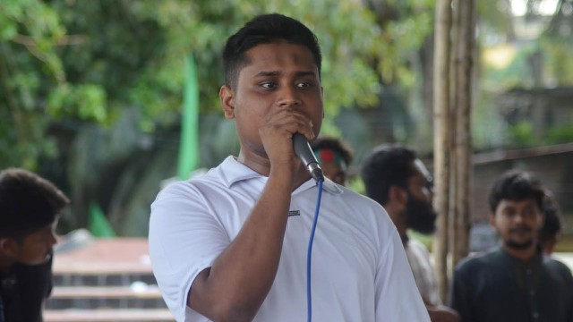 ‘নিজেরই ব্যাংকের টাকা দেয়ার মুরোদ নাই আবার আসছে জনসেবা করতে’