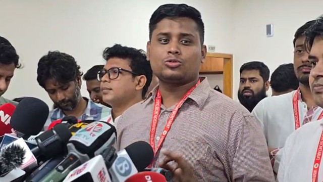 ইসি স্বেচ্ছাচারী সিদ্ধান্ত নিচ্ছে : হাসনাত আবদুল্লাহ