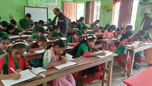 প্রাথমিক শিক্ষকদের শাটডাউন স্থগিত,পরীক্ষায় ফিরছেন শিক্ষকরা