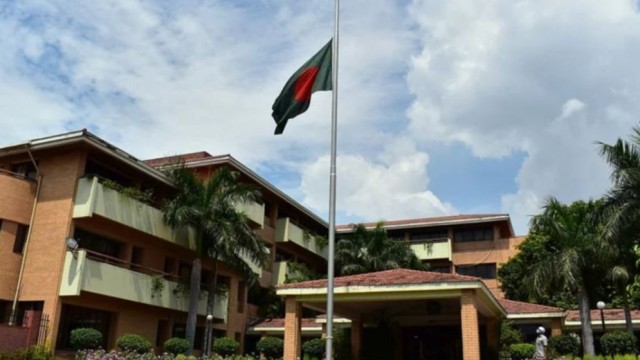 দিল্লিতে বাংলাদেশের হাইকমিশনারকে হত্যার হুমকি, বাংলাদেশ ভবনের সামনে উত্তেজনা