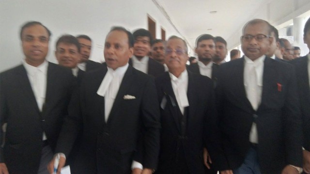 জনবহুল এলাকায় ত্রুটিপূর্ণ বিমান চলাচলে নিষেধাজ্ঞা চেয়ে হাইকোর্টে রিট