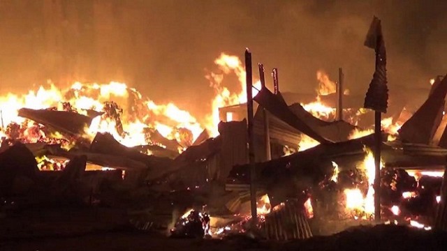 গাজীপুরে ঝুটের গুদামে আগুন, নিয়ন্ত্রণে ফায়ার সার্ভিসের ৬ ইউনিট