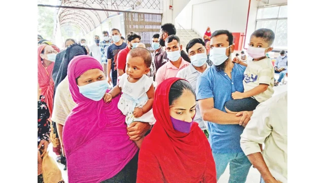 করোনা বাড়তেই সক্রিয় মাস্ক সিন্ডিকেট, বাজারে কৃত্রিম সংকট
