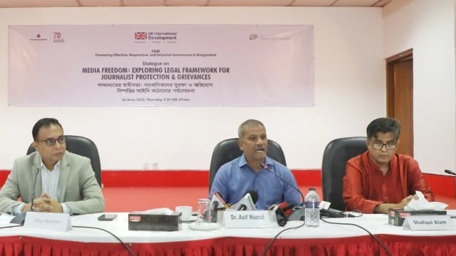 উপদেষ্টাদের বিরুদ্ধে মিথ্যাচারের পরও মামলা করা হয়নি: আসিফ নজরুল