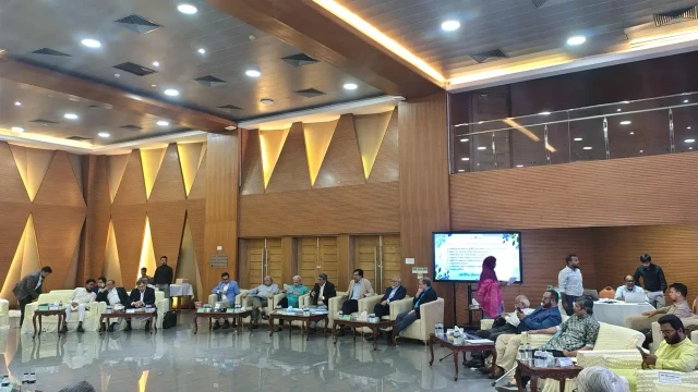 তত্ত্বাবধায়ক সরকার নিয়ে সিদ্ধান্ত কমিশনের, গঠন প্রক্রিয়ায় দ্বিমত বিএনপির