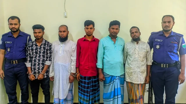 সাদা পাথর লুট: কোম্পানীগঞ্জে পাঁচজন গ্রেপ্তার