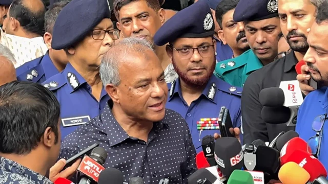 খাগড়াছড়ির ঘটনায় প্রতিবেশী দেশের ইন্ধন আছে: স্বরাষ্ট্র উপদেষ্টা
