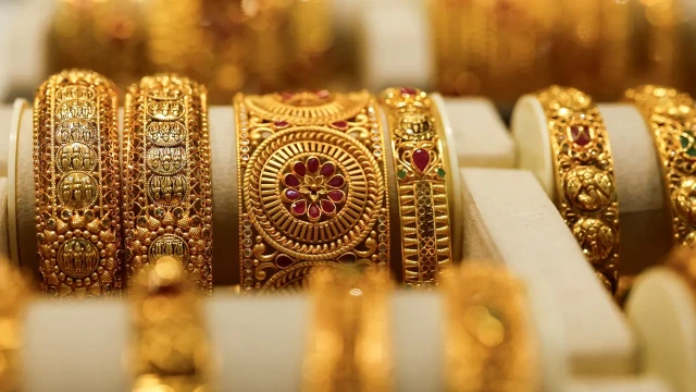 ফেডের সুদের হার কমানোর পর বিশ্ববাজারে আবার বাড়ল স্বর্ণের দাম