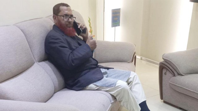 নীলফামারীর সৈয়দপুর বিমানবন্দরে আটক ঠাকুরগাঁও জেলা জামায়াতের আমির বেলাল উদ্দিন প্রধানের কাছ থেকে মোট...