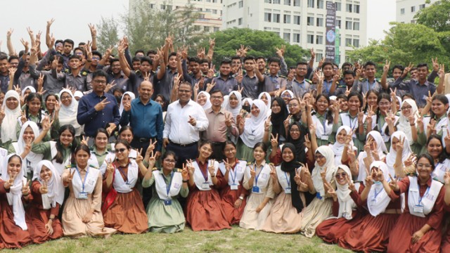 এসএসসিতে আলোকিত ফল মাইলস্টোনে, জিপিএ-৫ পেল ১২৯৮ জন