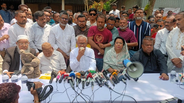 আ.লীগের অনুগামীরা এখনও সক্রিয়: রিজভী