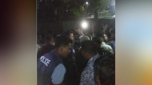 সাবেক মেয়র আইভীকে আটকের খবরে বাড়ি ঘেরাও