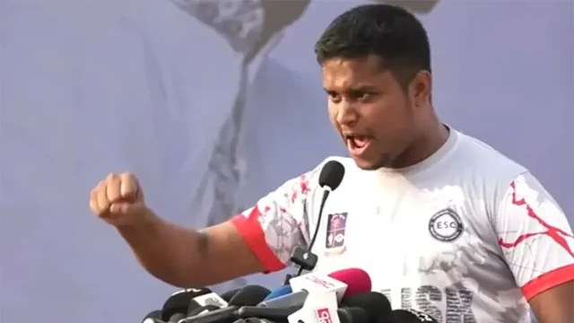 আওয়ামী লীগ নিষিদ্ধে এক ঘণ্টার আলটিমেটাম দিলেন হাসনাত আব্দুল্লাহ