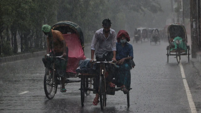 আগামী পাঁচ দিনে ভারী বৃষ্টির সম্ভাবনা, সতর্ক থাকার পরামর্শ আবহাওয়া অফিসের