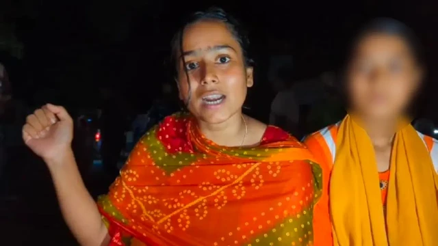 রাস্তায় ফেলে বৈষম্যবিরোধী আন্দোলনের নেত্রীকে মারধর