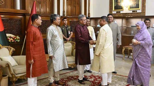 রাষ্ট্রপতির সঙ্গে সেনাপ্রধানের ঈদ শুভেচ্ছা বিনিময়