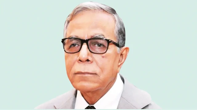 গভীর রাতে দেশে ফিরেছেন সাবেক রাষ্ট্রপতি মো. আবদুল হামিদ