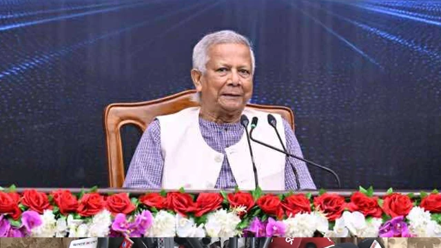 জনসংযোগ ও নিরাপত্তার সমন্বয়ে দায়িত্ব পালনের আহ্বান প্রধান উপদেষ্টার