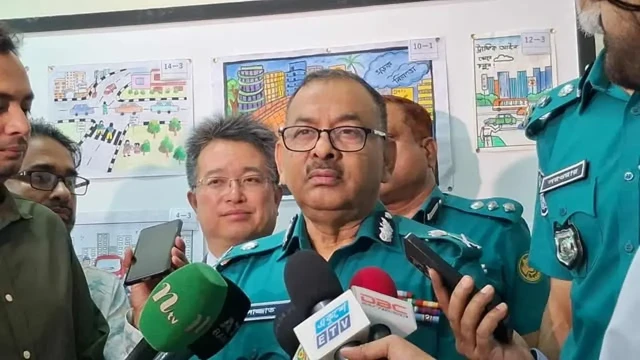মব জাস্টিস ঠেকাতে ব্যর্থ হলে পুলিশ সদস্যদের বিরুদ্ধে ব্যবস্থা: ডিএমপি কমিশনার