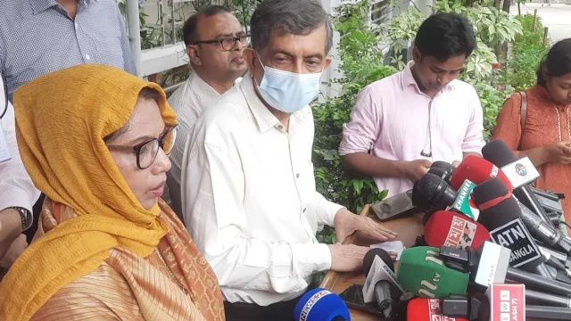 সুন্দর ও সুশৃঙ্খল পরিবেশে চলছে এইচএসসি পরীক্ষা: শিক্ষা উপদেষ্টা