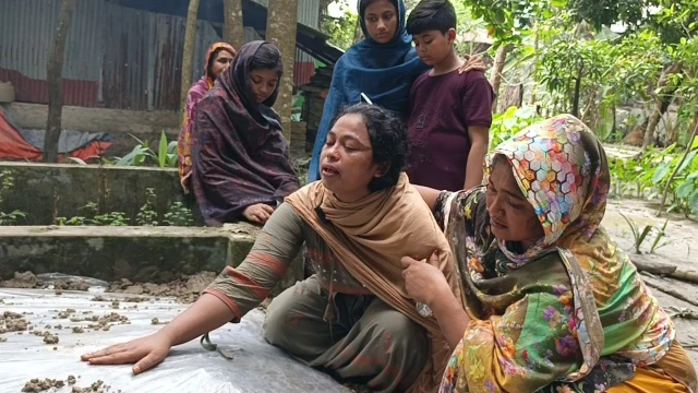 “সবাই দেখেও কিছু করল না”—স্বামীর নির্মম হত্যার বিচার চান সোহাগের স্ত্রী