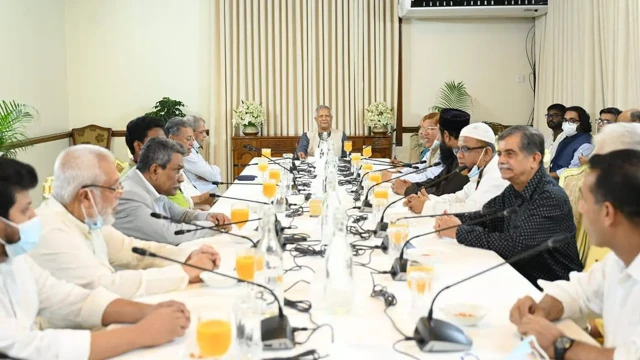 প্রধান উপদেষ্টার পাশে থাকার আশ্বাস চার দলের