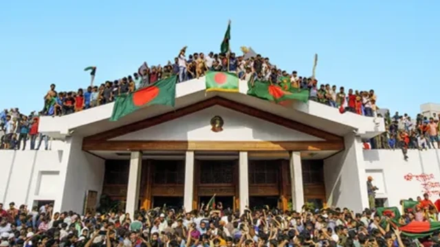 জুলাই ঘোষণাপত্রের খসড়া চূড়ান্ত, ৫ আগস্ট জাতির সামনে উপস্থাপন করবে অন্তর্বর্তী সরকার