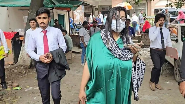 স্বামীর বিরুদ্ধে যৌতুকের মামলা করলেন সানাই মাহবুব