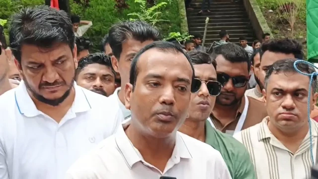 আইন করে শিক্ষাপ্রতিষ্ঠানে গুপ্ত রাজনীতি নিষিদ্ধের দাবি ছাত্রদল সভাপতির