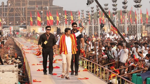 মোদির বিরুদ্ধে ‘রাজনৈতিক যুদ্ধের’ ঘোষণা থালাপতি বিজয়ের