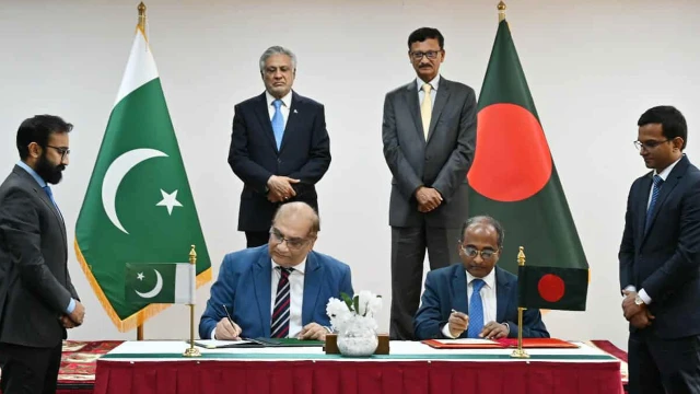 বাংলাদেশ-পাকিস্তানের মধ্যে একটি চুক্তি ও চার সমঝোতা স্মারক সই