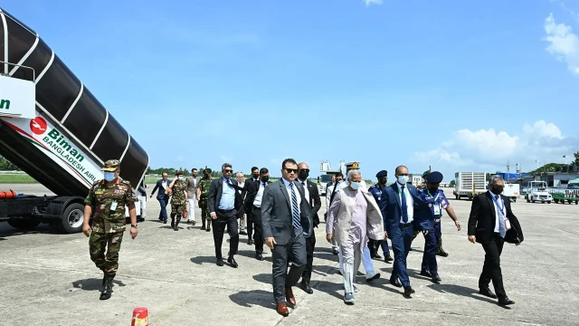 রোহিঙ্গা ইস্যুতে আন্তর্জাতিক সম্মেলনে যোগ দিতে কক্সবাজারে প্রধান উপদেষ্টা