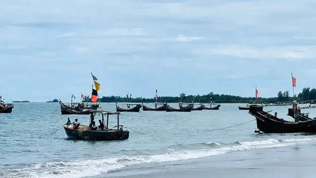 নাফ নদ থেকে আরও ৭ জেলেকে অপহরণ করল আরাকান আর্মি