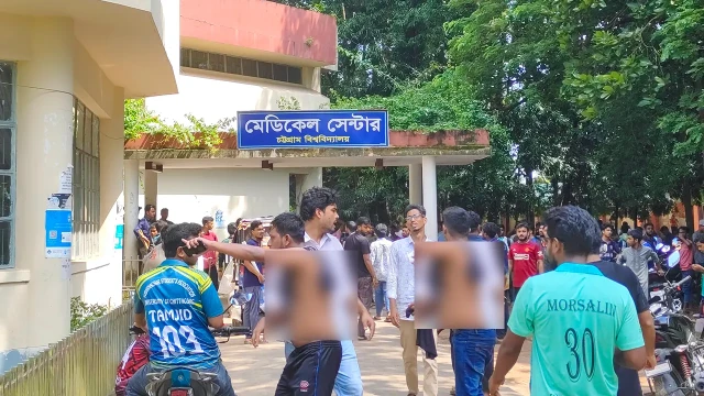 চবিতে স্থানীয়দের সঙ্গে শিক্ষার্থীদের সংঘর্ষে দেড় শতাধিক আহত