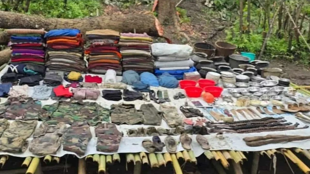 রুমায় কেএনএর ঘাঁটিতে সেনা অভিযান, অস্ত্র উদ্ধার