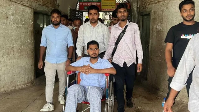 ১৮ দিন পর হাসপাতাল ছাড়লেন নুর