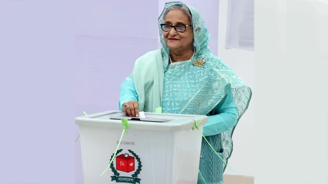 প্রবাসে বসে ভোট দিতে পারবেন না শেখ হাসিনা ও তার পরিবার