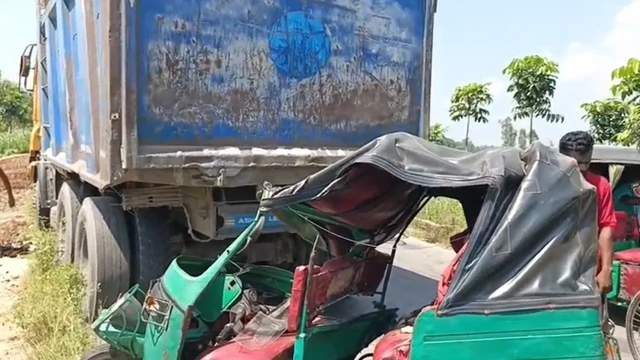 বগুড়ায় ট্রাক-অটোরিকশা সংঘর্ষে বাবা-ছেলেসহ নিহত ৩