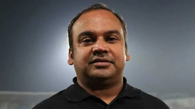 কাঠগড়ায় দুর্জয়কে দেখে কাঁদলেন স্ত্রী, চুম্বন করলেন বোন