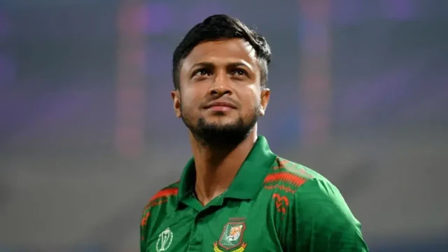 মধ্যরাতে সাকিবের রহস্যময় পোস্টে নতুন আলোচনার ঝড়