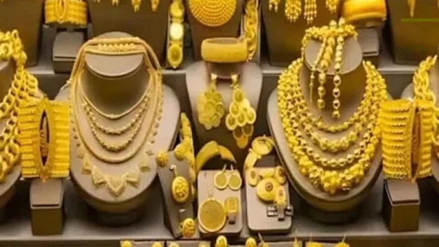 রেকর্ড গড়ে স্বর্ণের নতুন দাম প্রায় ২ লাখ টাকা