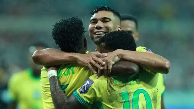 দক্ষিণ কোরিয়ার জালে ব্রাজিলের গোলবন্যা নিজস্ব প্রতিবেদক